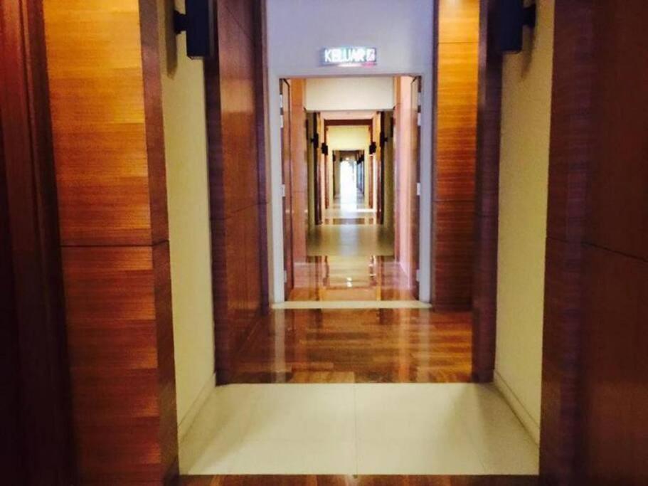 2Beds Seaview Straits Quay Comes With Carpark And Hothub Bagan Jermal Exterior photo