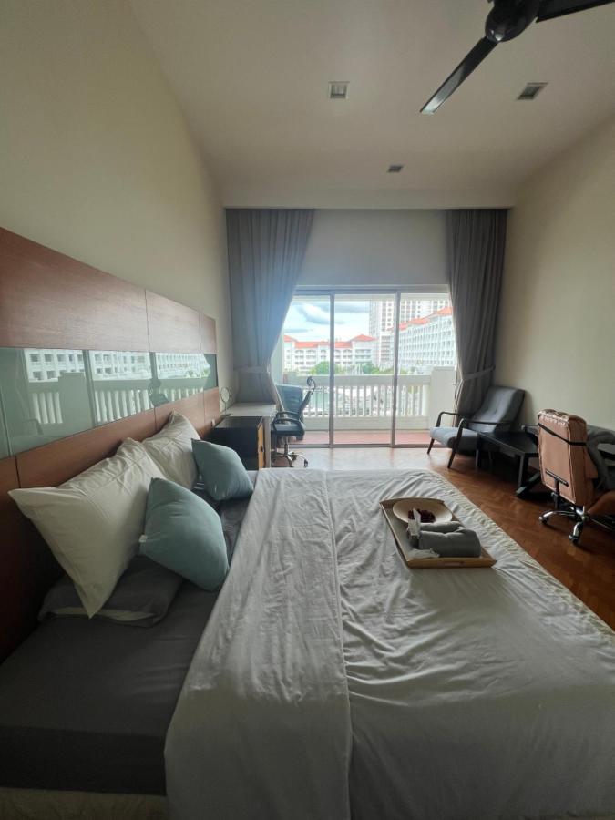 2Beds Seaview Straits Quay Comes With Carpark And Hothub Bagan Jermal Exterior photo