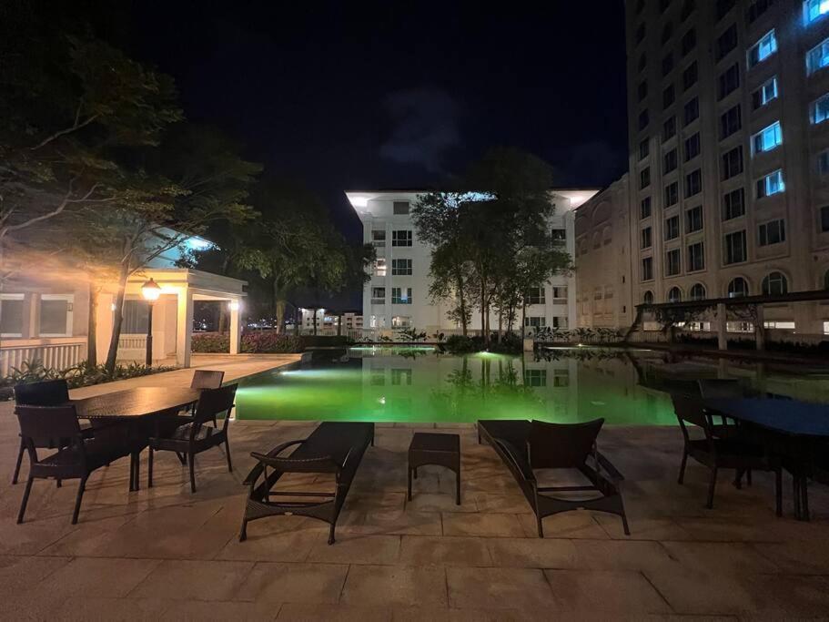 2Beds Seaview Straits Quay Comes With Carpark And Hothub Bagan Jermal Exterior photo